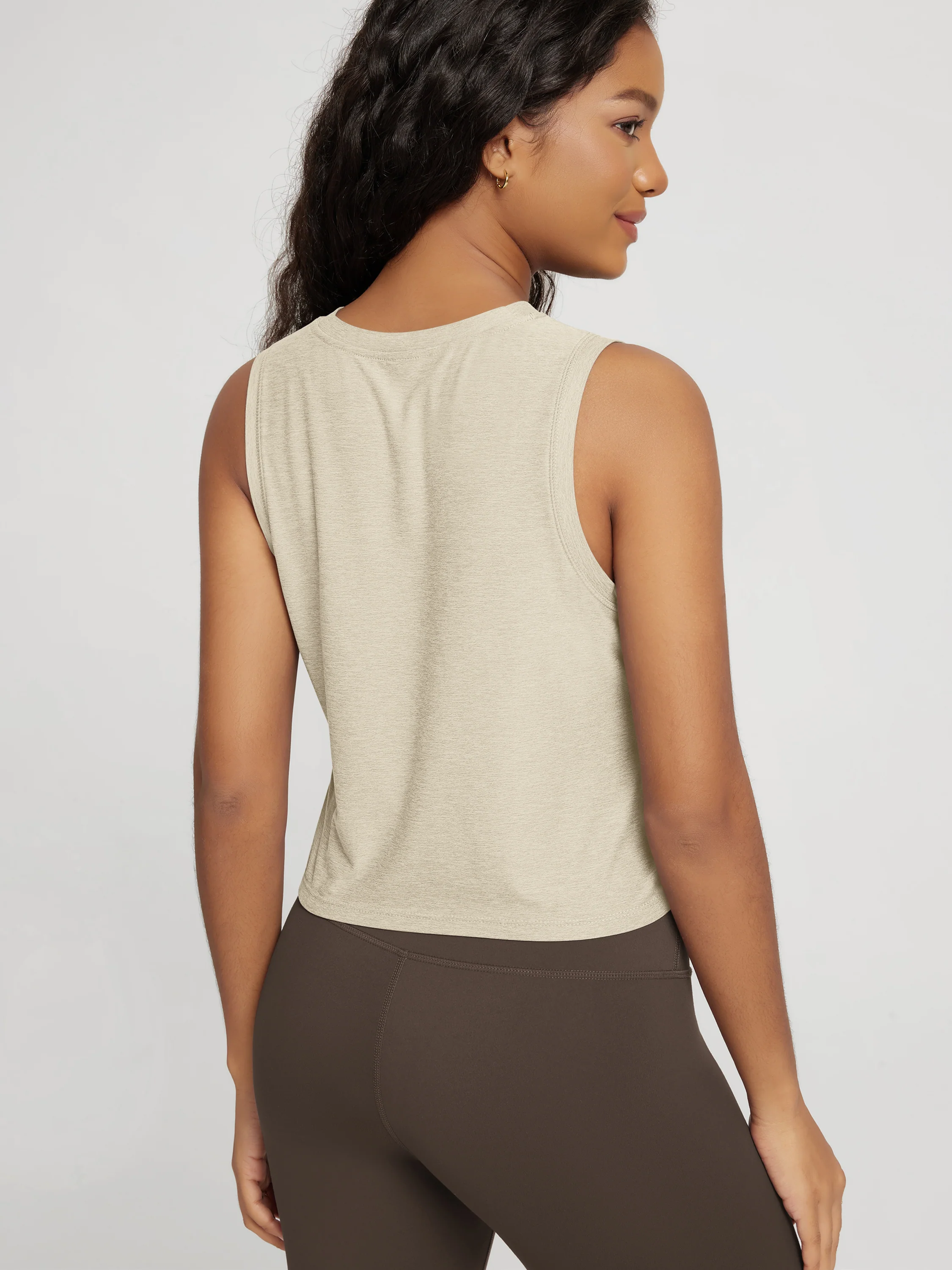 odSTRATUM Performance Crop Tank Sleeveless Tee - Image 37