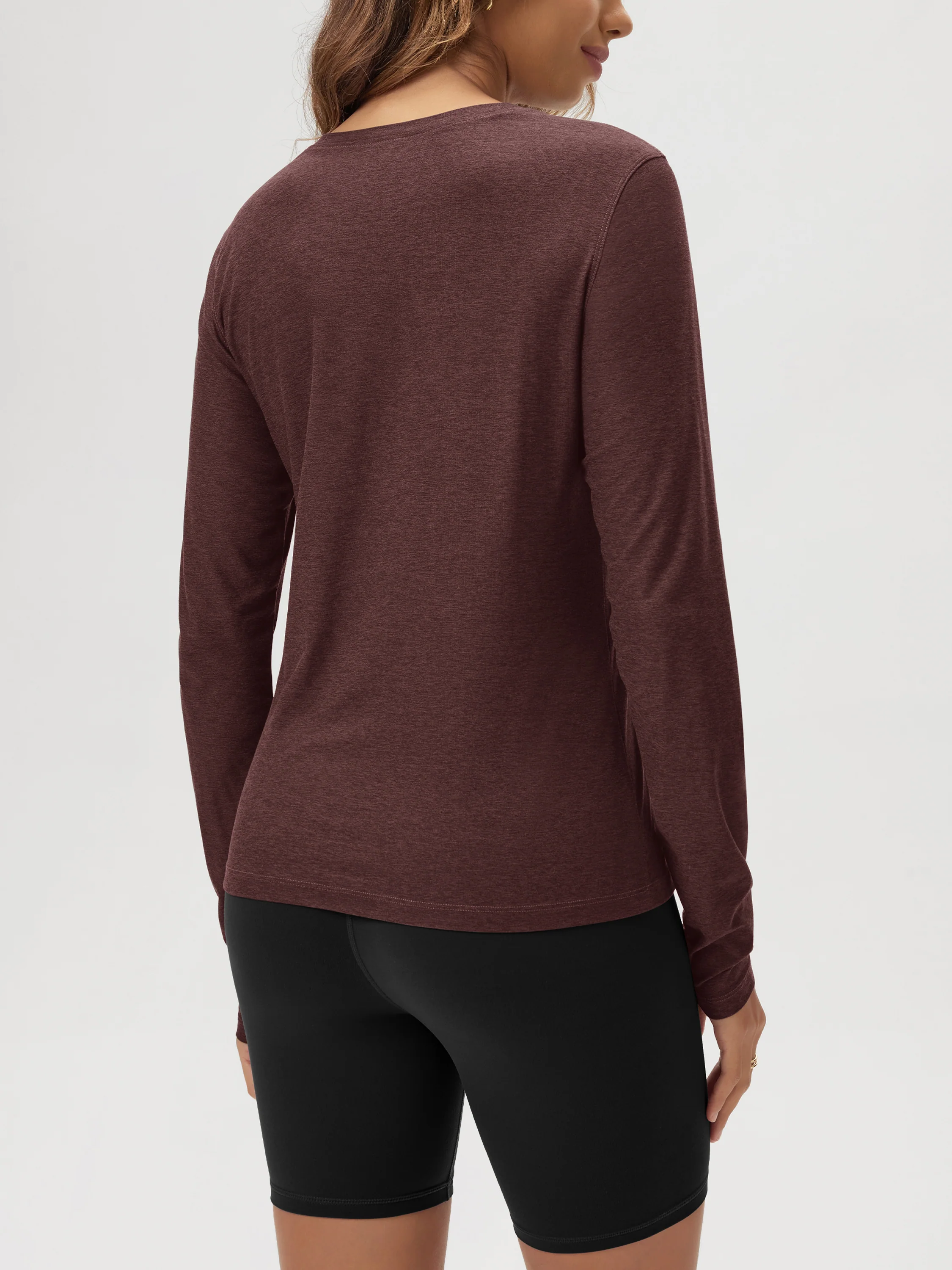 odSTRATUM Women's Breathable Crew Neck Long Sleeve - Image 34