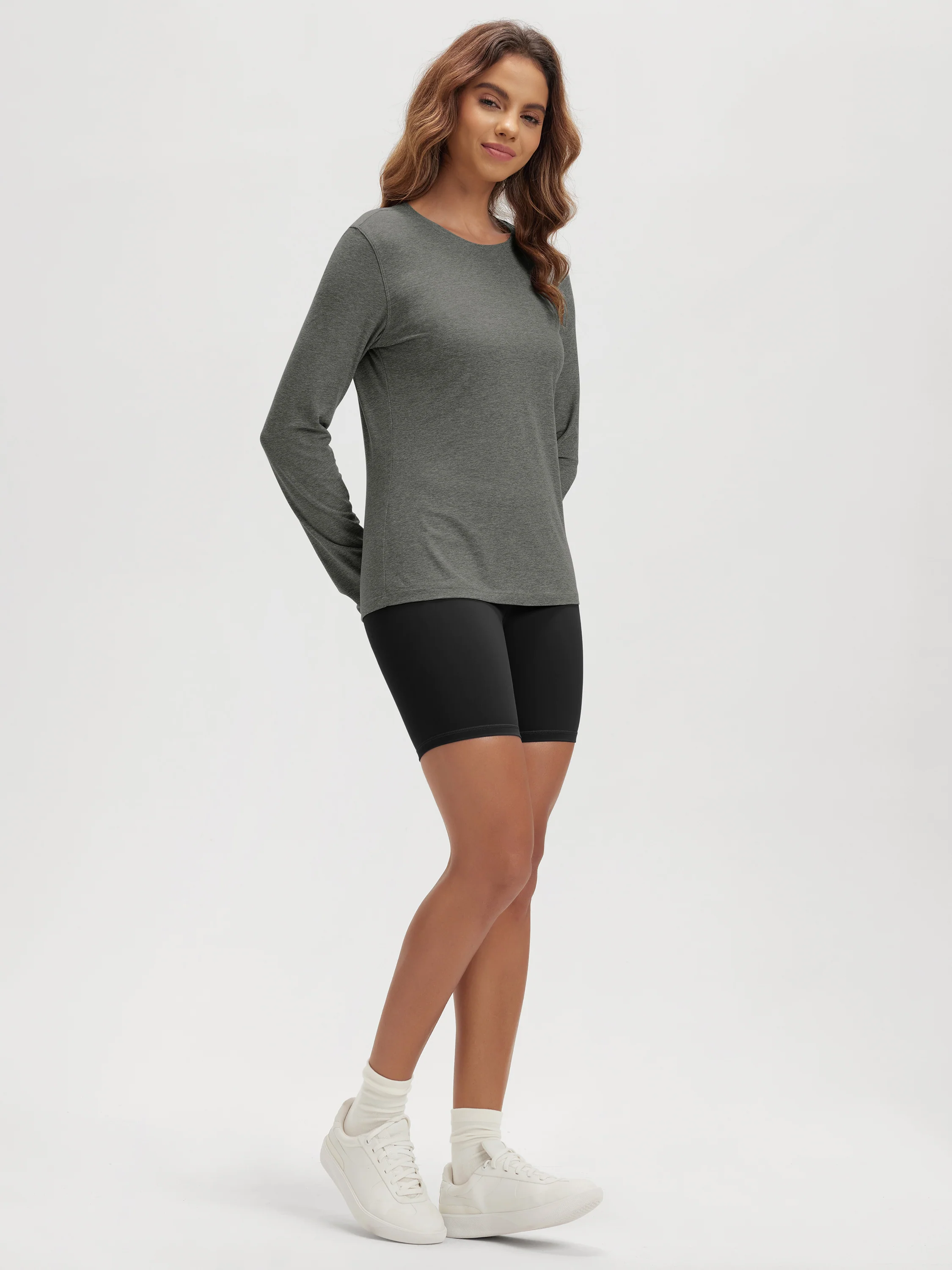 odSTRATUM Women's Breathable Crew Neck Long Sleeve - Image 58
