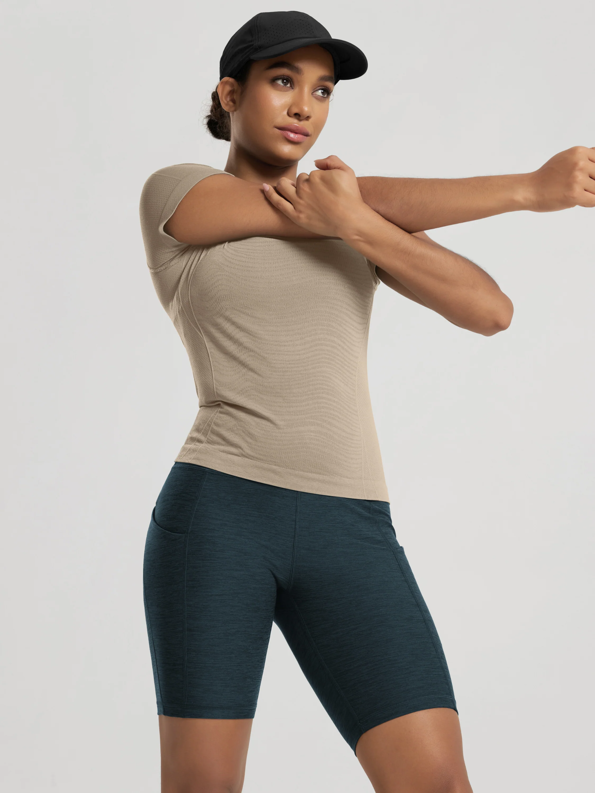 Seamless Performance Waist Length T-Shirt - Image 42